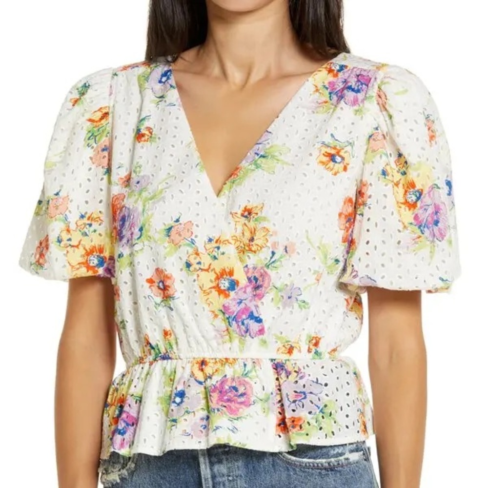 NWOT WAYF Wo Bianca Puff Sleeve Top - Pastel Floral Eyelet Size Small